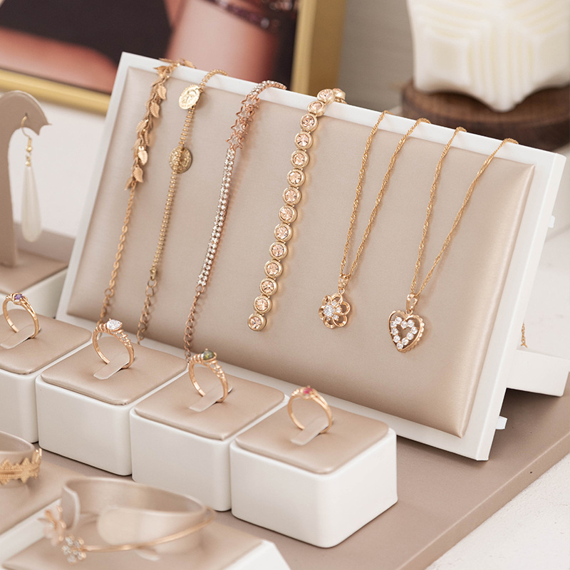 Leather Jewelry Stand Luxury M – Luxury Watch E Jewellery recenzja i cena