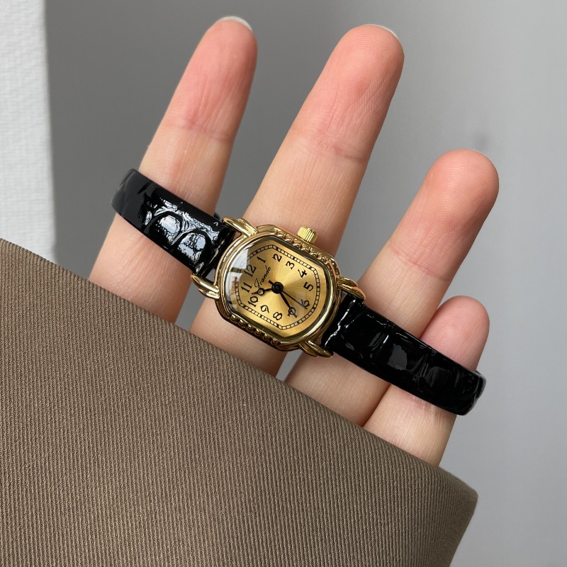 Vintage Oval Women's Quartz Wa – Luxury Watch Gold And Black recenzja i cena