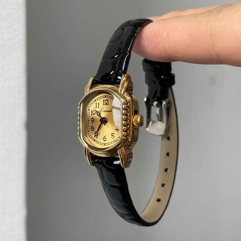 Vintage Oval Women's Quartz Wa – Luxury Watch Gold And Black recenzja i cena